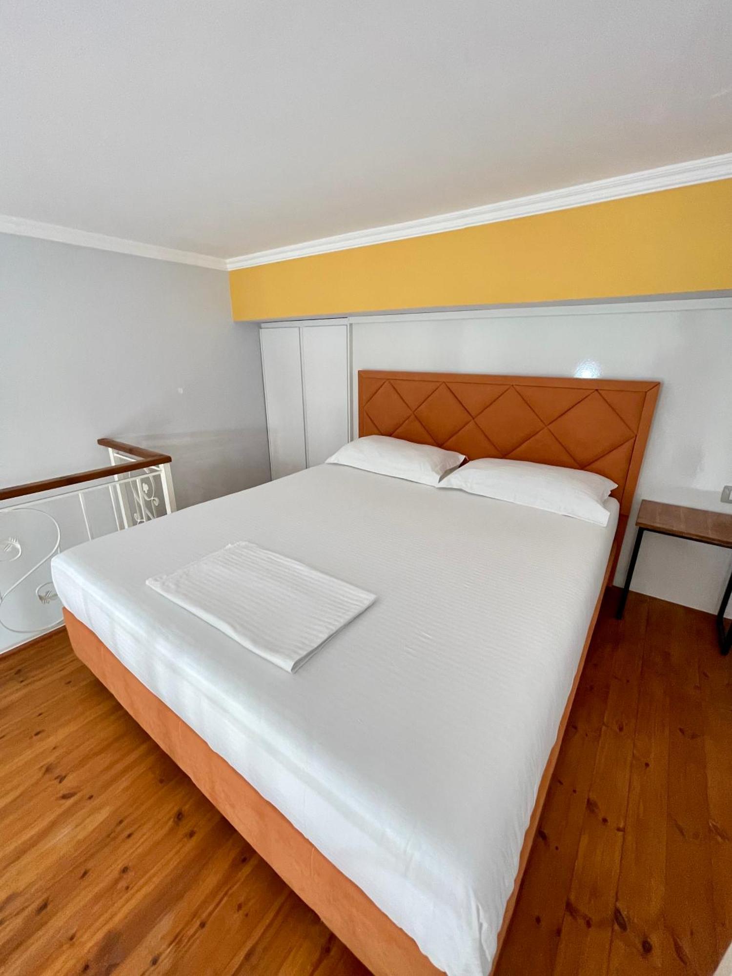 Crown Deluxe Apartments Saranda Kültér fotó